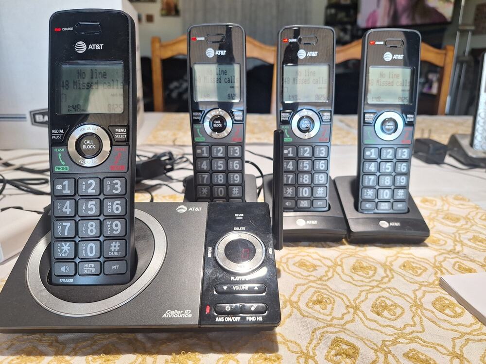 AT&T CL82419 4 Handset Cordless Phone Answering System Smart Call Blocker Box